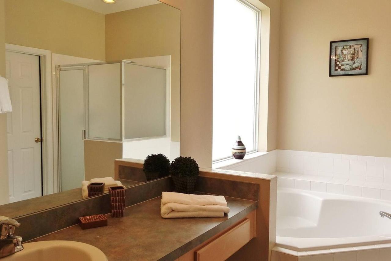 Edwin Island - Luxury Home, Excellent Location, Gated-Community كيسيمي المظهر الخارجي الصورة